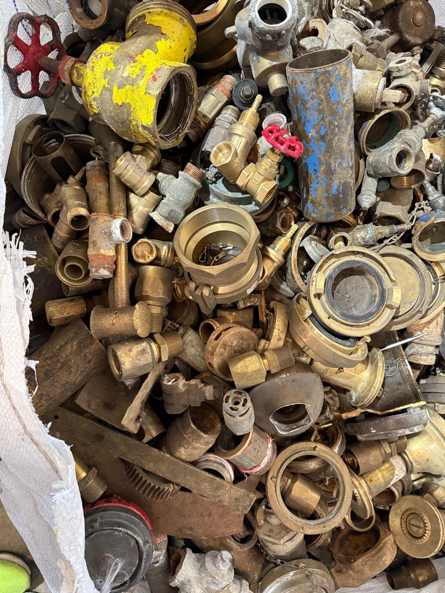 Metais diversos para reciclagem